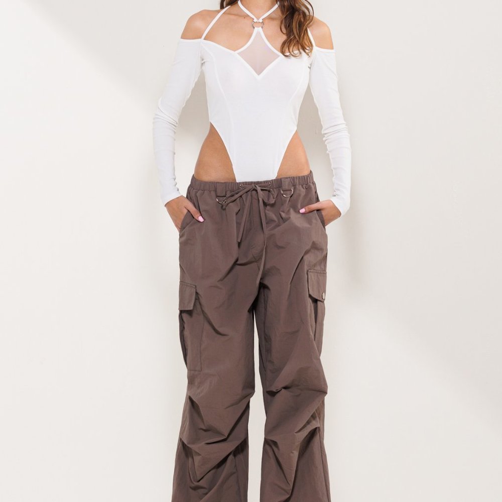 LOW WAIST CARGO PARACHUTE PANTS